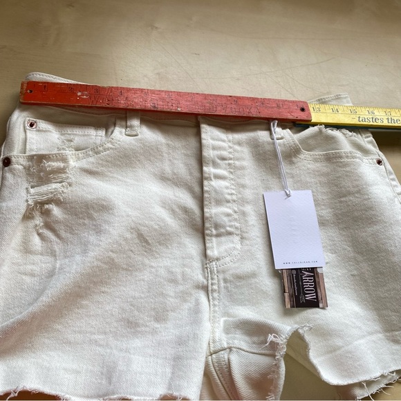 CELLO EFFORTLESSLY CASUAL HIGH RISE RAW HEM MOM SHORTS IVORY New - Picture 11 of 12